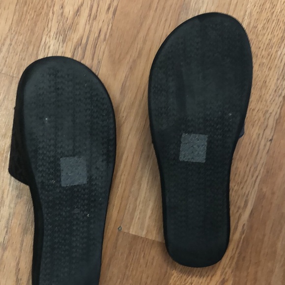 Black slides no - Picture 2 of 2